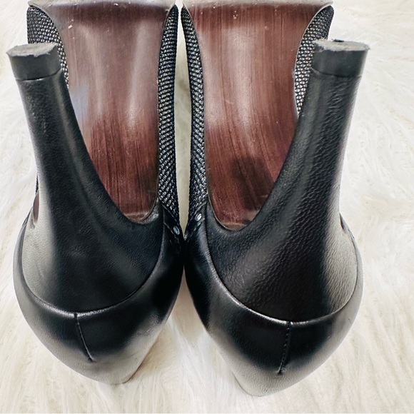 Stuart Weitzman Womens Black Leather Studded Pointy Toe Heels Size 7. M - Picture 10 of 12